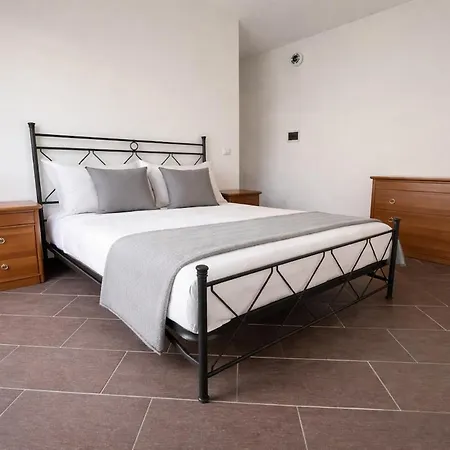 Ground Floor House Apartment *