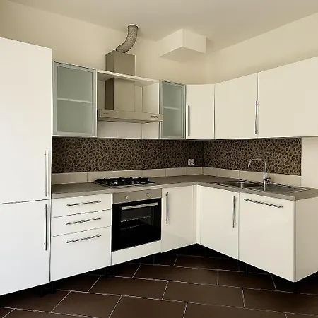 Ground Floor House Apartment *